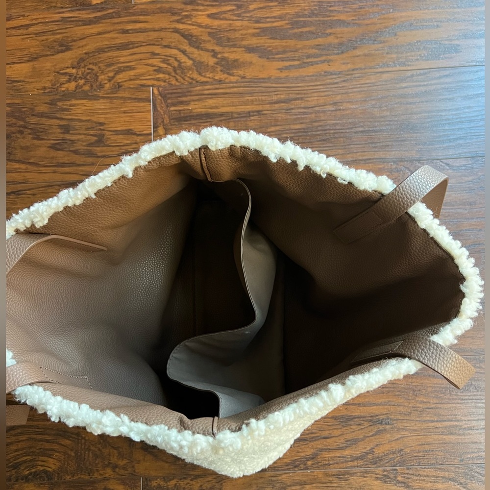 [Aspen Rise] Sherpa Reversible Tote - Picture 5 of 9